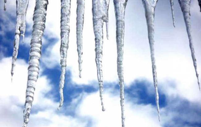 У Львові бурулька відправила пенсіонерку в лікарню