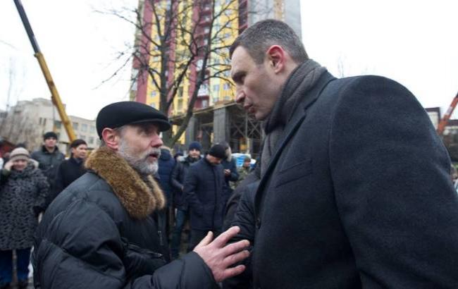 В Киеве демонтируют незаконную стройку на Борщаговке