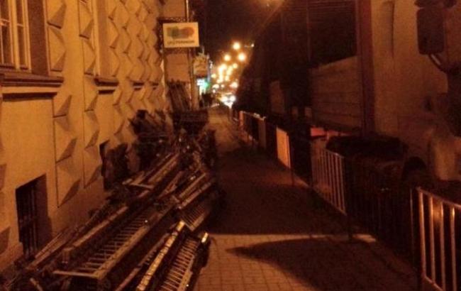 В Сеть попал "фотоотчет" о выносе цветных металлов из Укртелекома