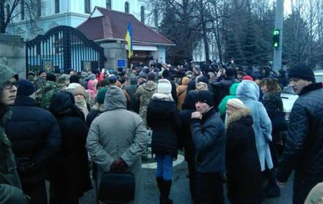 У Києві близько 200 бійців "Айдара" і активістів перекрили Повітрофлотський
