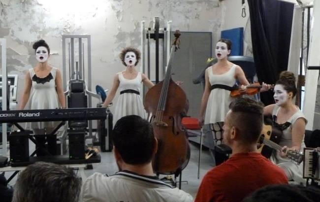 Українська група побувала у в'язниці у Франції