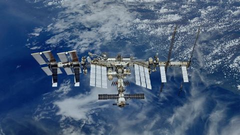 В космосе чуть не столкнулись российский и индийский спутники