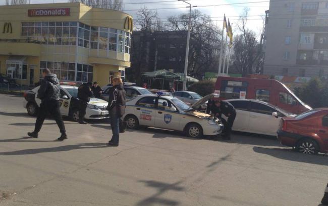 В Запорожье вооруженная группа ограбила ювелирный магазин