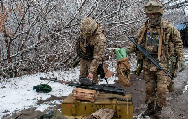 Воины 95 ОДШБр вошли в Горловку, пока оккупанты обстреливали их казармы в Житомире