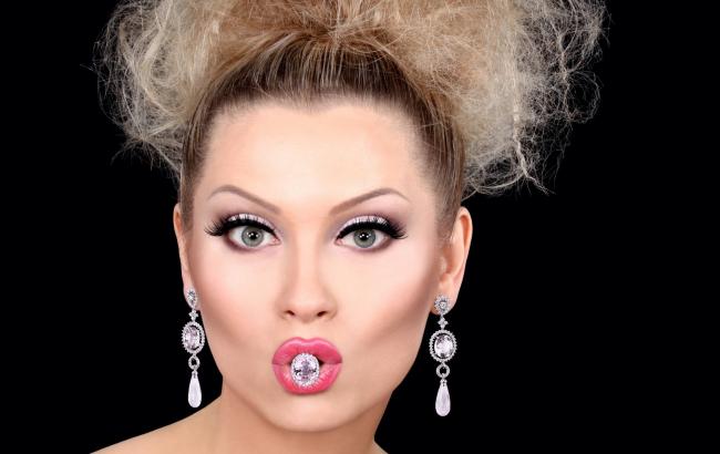 Лена Ленина наняла детективов