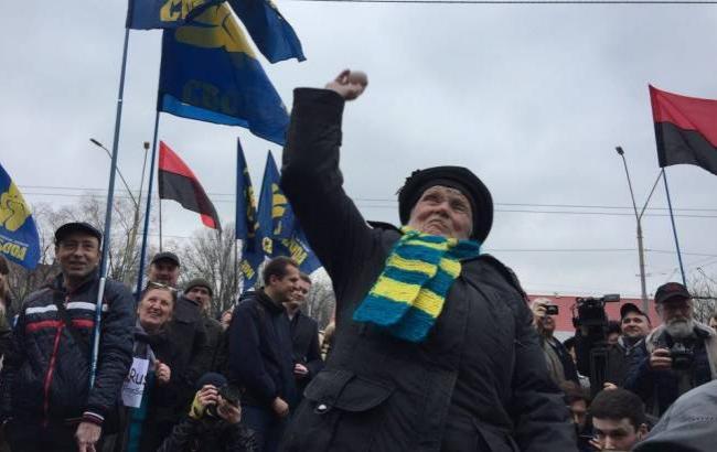 Митинг в поддержку Савченко: посольство РФ снова забросали яйцами