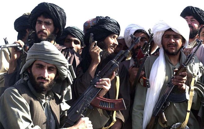 Талибы напали на аэропорт в Афганистане, погибли 9 человек