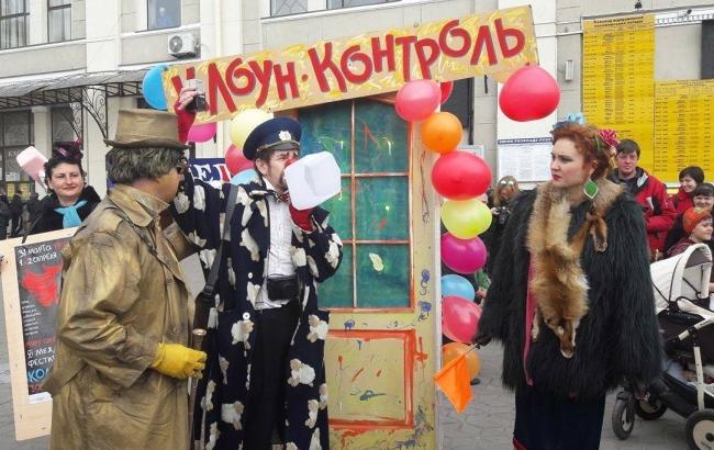 В Одессе заработал "клоун-контроль"