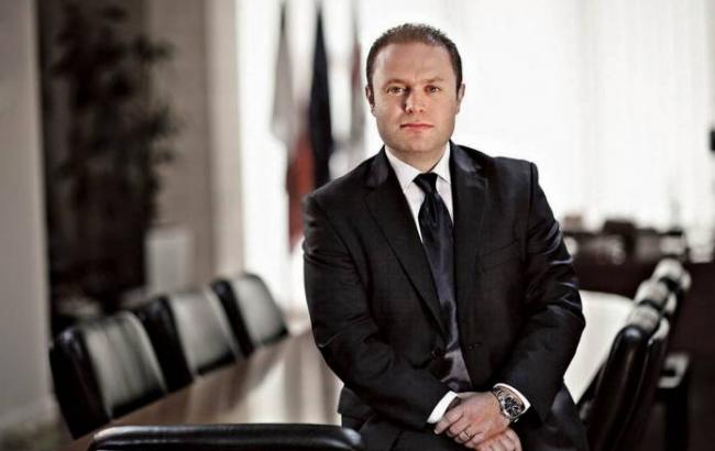 Прем'єр-міністра Мальти обрали на другий термін на дострокових виборах
