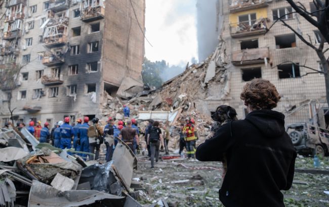 КГВА предостерегла киевлян: возле пострадавших локаций могут быть взрывоопасные предметы