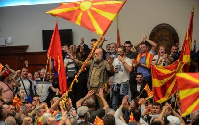 Новоизбранный спикер Македонии вышел на работу, несмотря на протесты