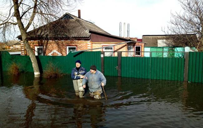 Паводки в Україні: підтопленими залишаються понад 100 домогосподарств