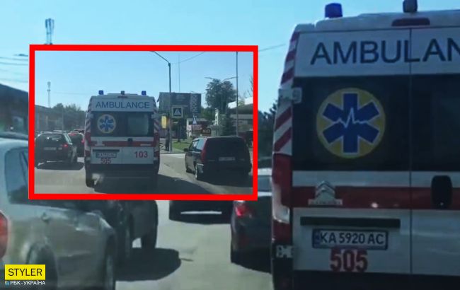Под Киевом водитель не пропустил "скорую" и сразу же за это поплатился (видео)