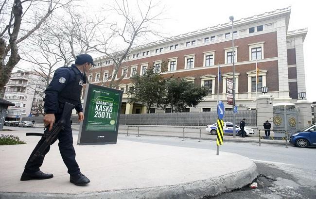 Консульство ФРН у Стамбулі оточене з-за протестів проти визнання геноциду вірмен