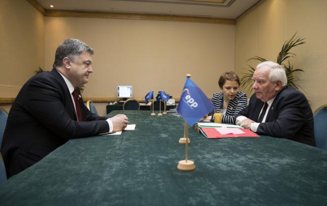 Порошенко и президент ЕНП Доль договорились усилить международное давление на РФ