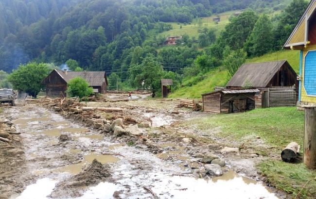Непогода на Закарпатье: за ночь подтоплено еще 15 домохозяйств
