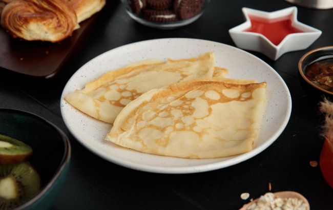 Млинці ніколи не прилипнуть та не порвуться: легкий трюк зі сковорідкою