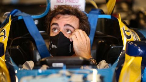 Алонсо попал в аварию. Возвращение чемпиона в Формулу-1 может задержаться