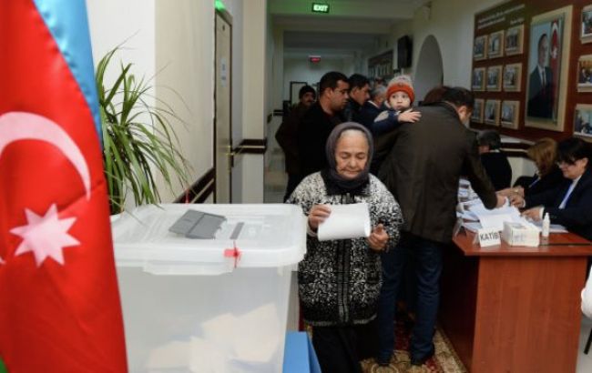 В Азербайджане сегодня проходят парламентские выборы