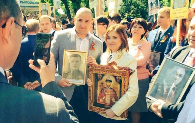 "За царя": Поклонской грозят уголовным делом за икону Николая II