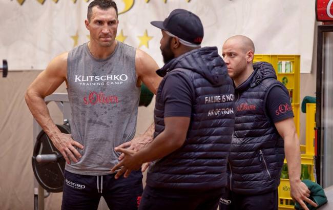 "Я надзвичайно мотивований, щоб повернутися на ринг": Кличко провів тренування зі своїм головним тренером