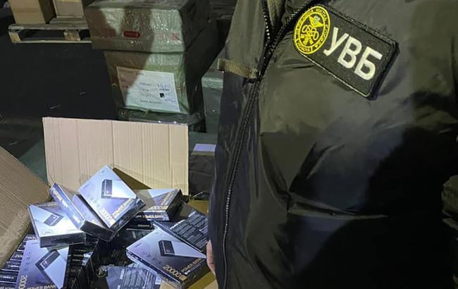 Таможенники в Одессе обнаружили незадекларированные мобильные аксессуары на свыше 10 млн грн
