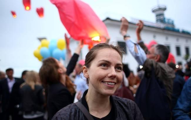 Віра, Надія і китайські ліхтарики: сестра Савченко відзначила ювілей української льотчиці разом з киянами