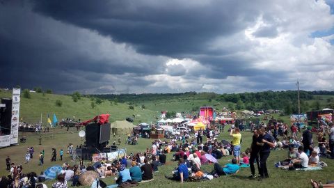 На фестиваль под Днепром обрушился ураган, погиб человек