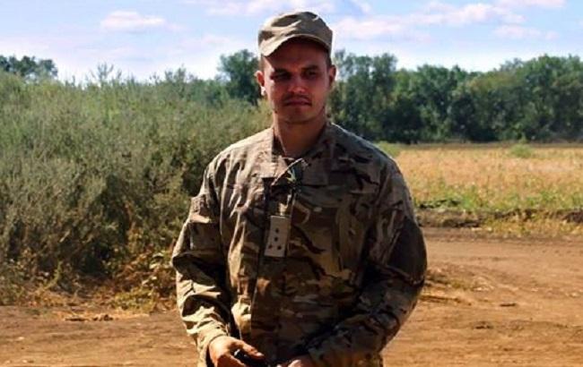 Порошенко поручил подготовить госнаграду для погибшего комбата "Маугли"