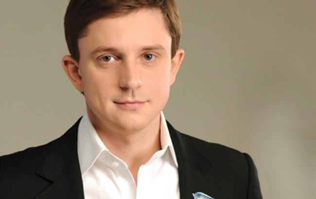 Довгий задекларував 95 картин, 10 статуй і 1,5 млн доларів готівкою