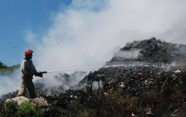 В Харківській області ліквідовано пожежу на сміттєзвалищі
