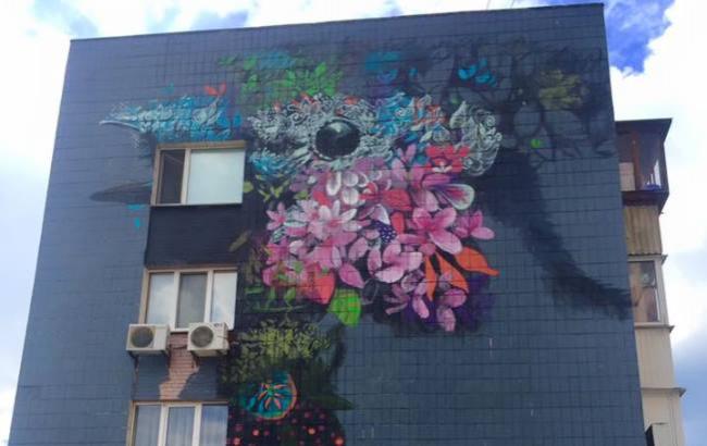 "Работа кипит": в Киеве появится еще один сказочный мурал