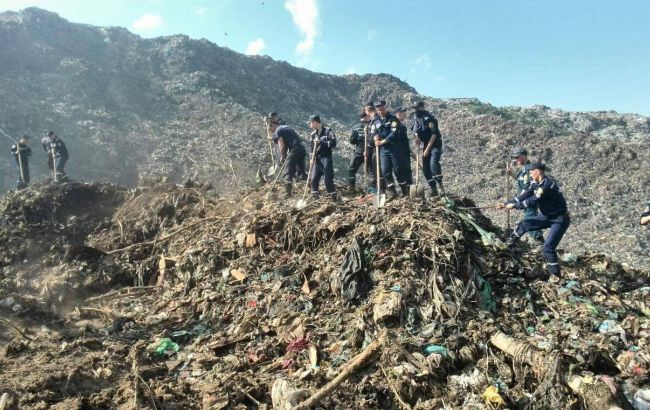 Екологи повідомили про відсутність загрози для мешканців Львова через пожежу на звалищі