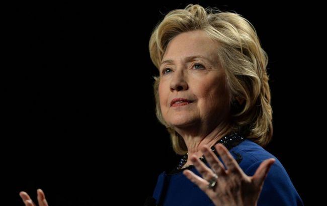 Клінтон закликала до "більш розумної" взаємодії з "непростим" Путіним