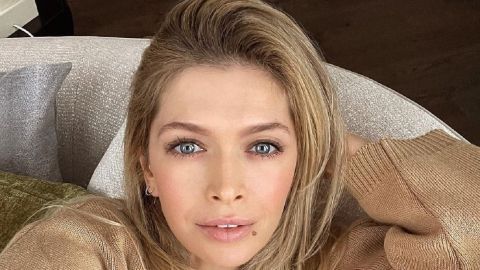 Двое из ларца: Вера Брежнева очаровала сеть милым фото с сестрой