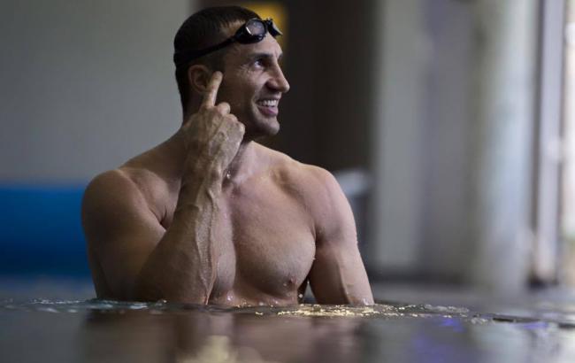 Кличко "похвастался" своей физической формой перед боем с Фьюри