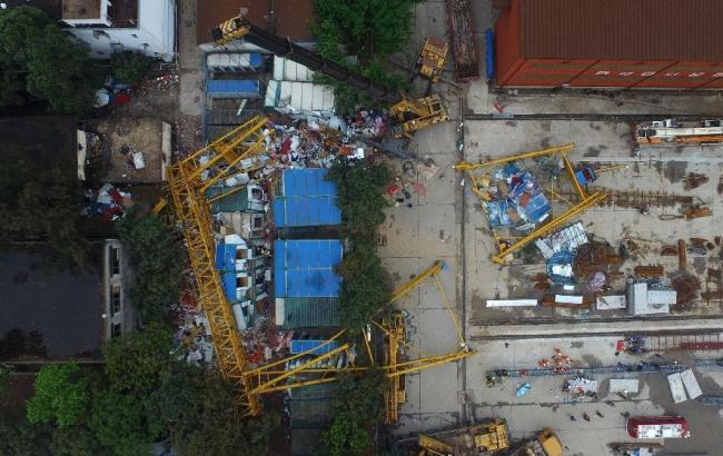 В результаті обвалення вантажопідйомного крана в Китаї загинули 18 людей