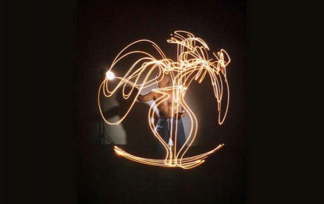 Творців програми для малювання світлом в повітрі надихнув Пабло Пікассо