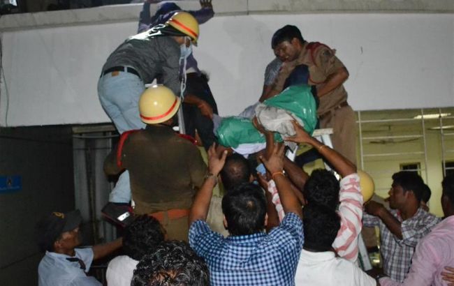 В Индии в результате пожара в больнице погибли не менее 23 человек