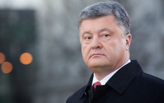 Порошенко назвал условие для отмены транспортной блокады Донбасса