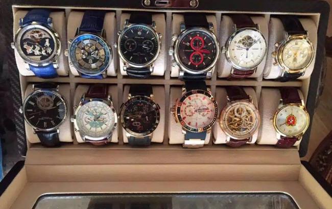 Коллекционер: на Ровенщине у зампрокурора нашли часы и драгоценности на $100 тыс.