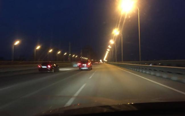 На мосту Кирпи у Києві з'явився світло через кілька років