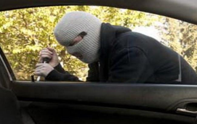 На Львовщине пенсионера ограбили на 370 тыс. грн