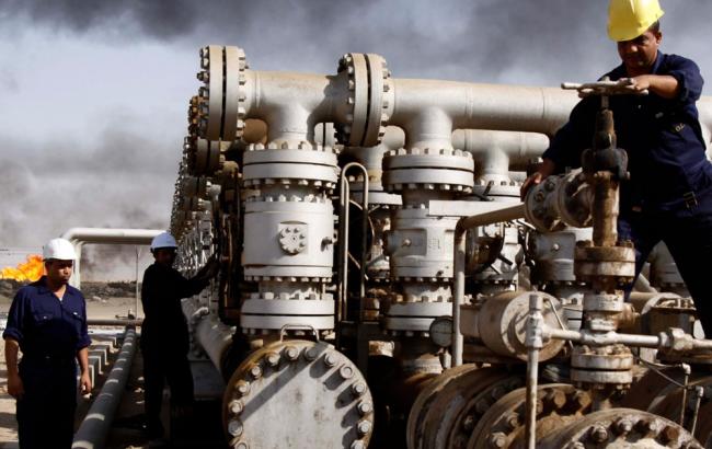 Цена на нефть упала ниже 62 долл./барр