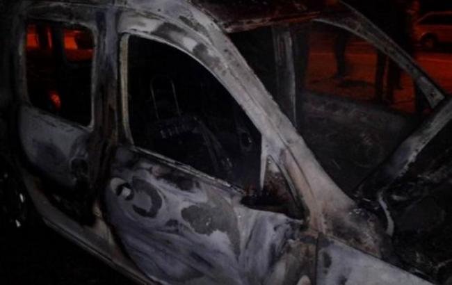 У Рівному невідомі підпалили автомобіль громадянського активіста