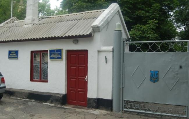 В Николаеве военный выбросился из окна казармы