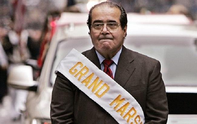 В США после смерти судьи идет борьба за Верховный суд