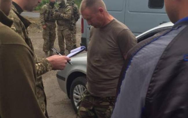 На Донбассе за продажу оружия задержан боец ВСУ