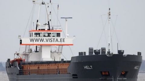 Обстрелянное РФ гражданское судно пошло ко дну близ Одессы