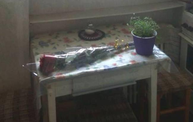 В Черкассах неизвестный проник в квартиру девушки, чтобы вручить ей цветы